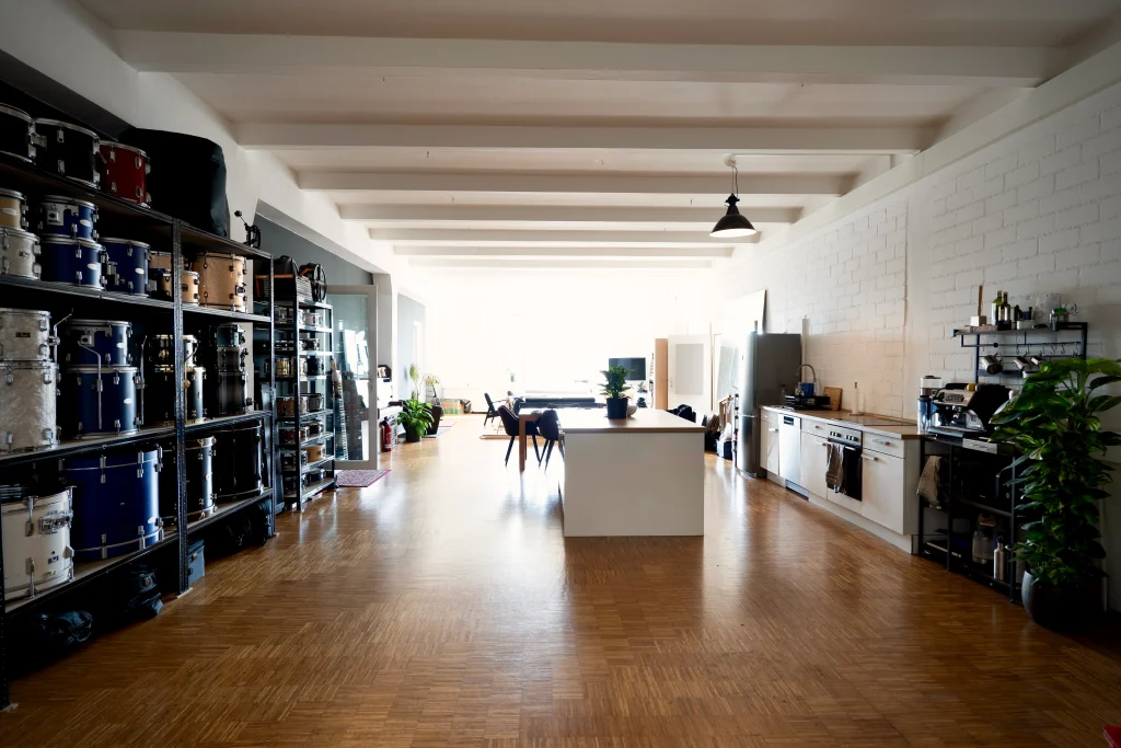 Aufenthaltsraum — Hertz Studio München Aufenthaltsraum — Hertz Studio München