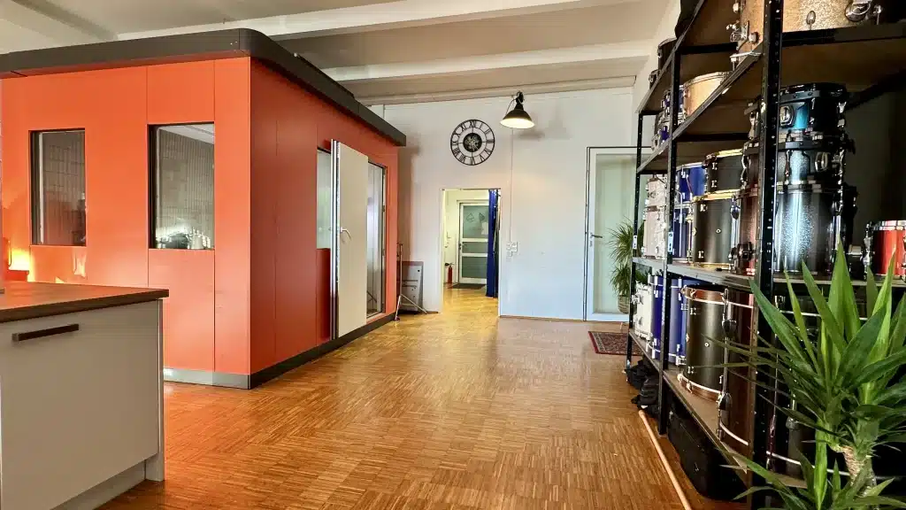 Eingang Tonstudio — Hertz Studio München Eingang Tonstudio — Hertz Studio München