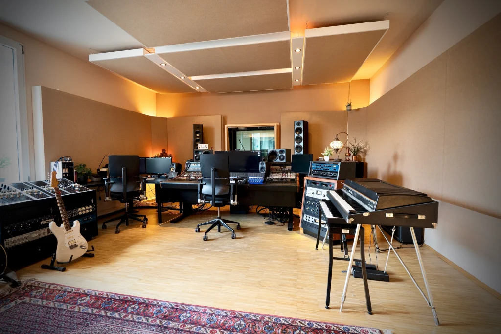 Musikregie 2 — ADR Tonstudio München Musikregie 2 — ADR Tonstudio München